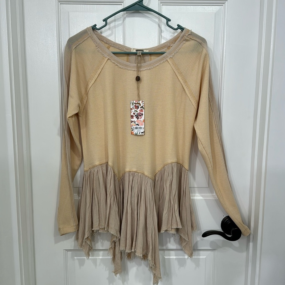 NWT yellow tan long sleeve peplum style shirt Gimmicks size XS